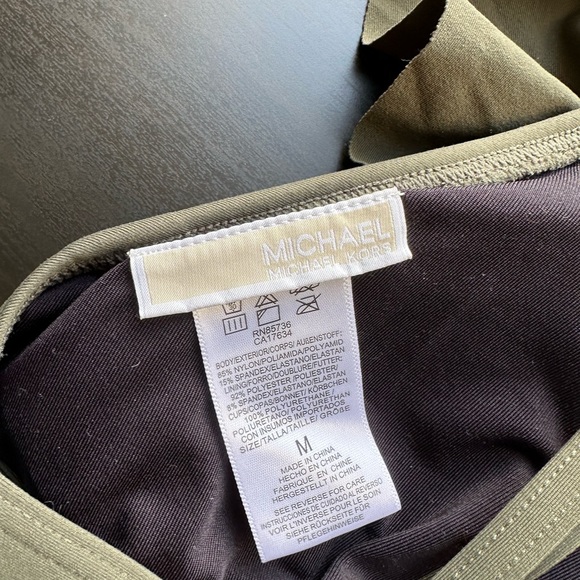 ‘Michael’ Michael Kors Green Ruffle Triangle Bikini Top Size Medium EUC - Picture 8 of 8